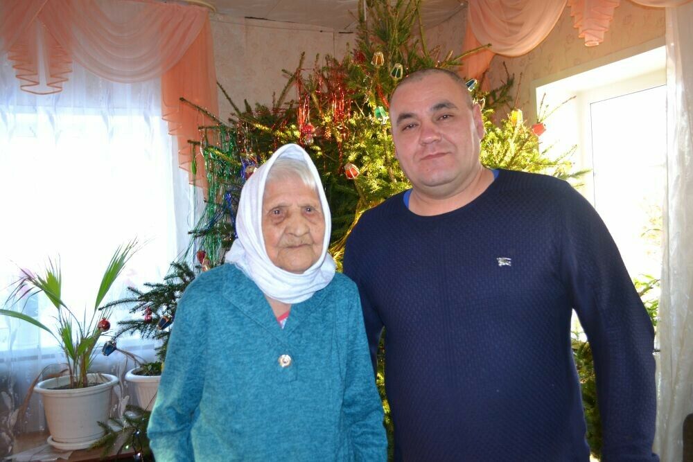 Әгерҗедә сугыш ветераннарына район башлыгы исеменнән Яңа ел күчтәнәчләре таратылды