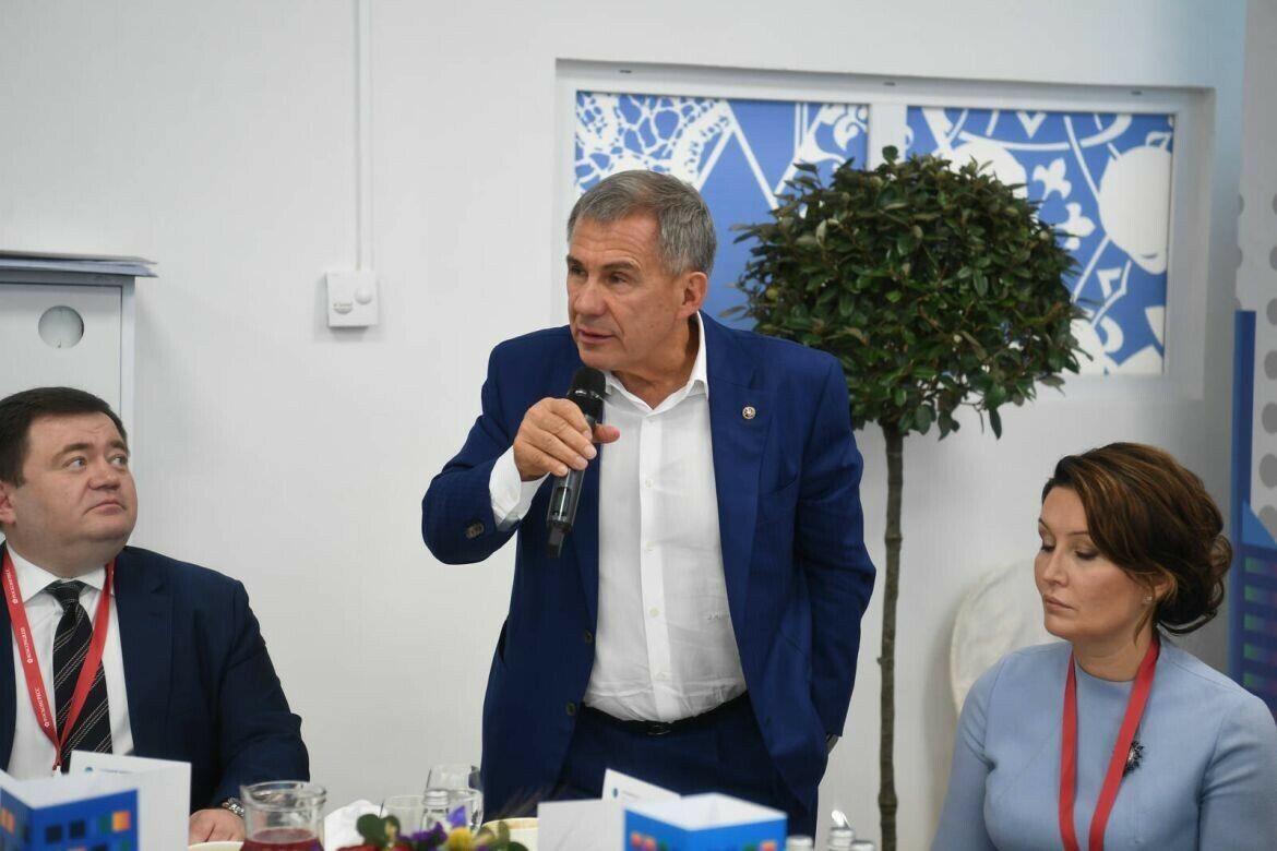 Рөстәм Миңнеханов: Кече һәм урта бизнес үзеннән-үзе үсмәячәк, аны өйрәтергә кирәк
