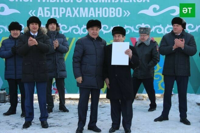 Фәрит Мөхәммәтшин Әлмәт районы Габдрахман авылында спорт комплексы ачылышында катнашты