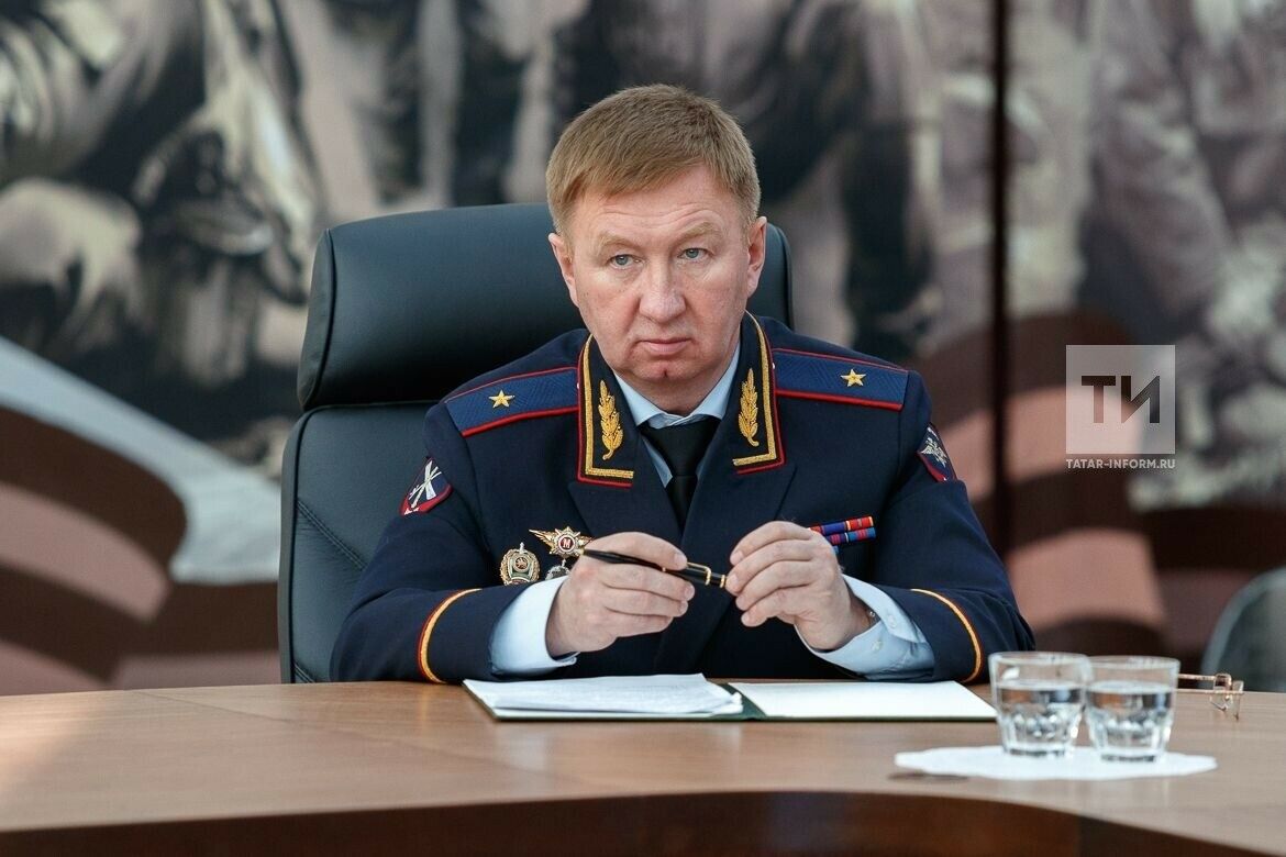 ДОСААФ идарәсе рәисе яшьләрне армиягә әзерләү өчен тирлар булдырырга тәкъдим итте 