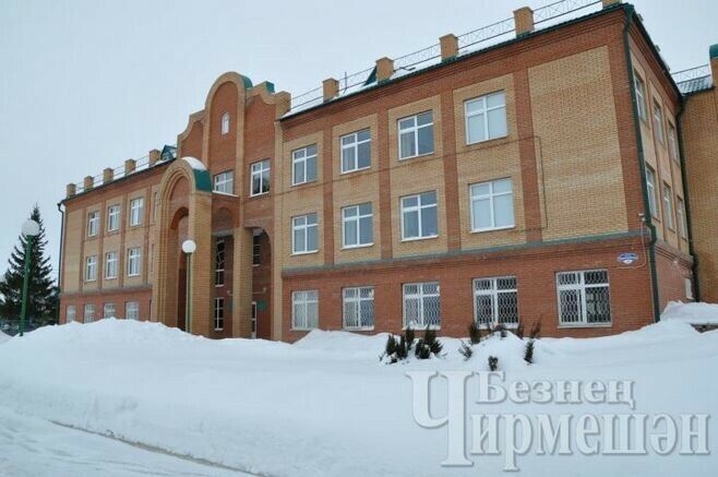 Чирмешәнлеләр "Урсал тауда"  бәйгесендә халык коралларында уйнап танылганнар