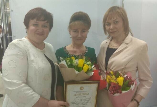 Апасның татар теле һәм әдәбияты укытучысы Гомумроссия бәйгесендә җиңгән