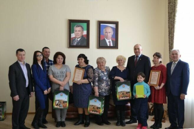 Азнакайда яшәүчеләргә фатир сатып алу өчен сертификатлар тапшырылды