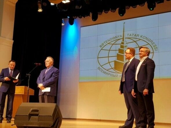 Томскида татар халкының милли үсеш стратегиясе эскизы белән танышалар