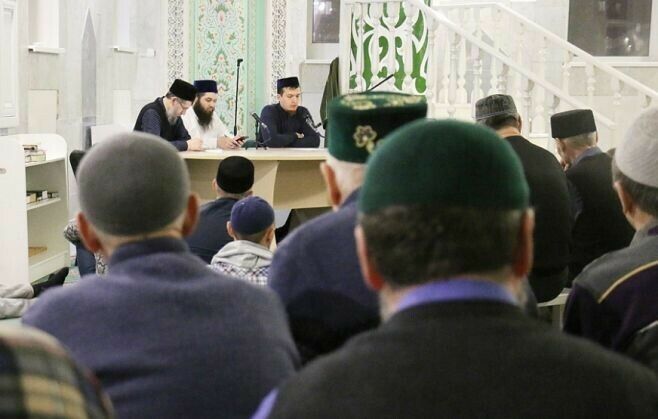 Түбән Кама үзәк мәчетендә кеше тормышында тигезлекне ничек саклау турында сөйләштеләр