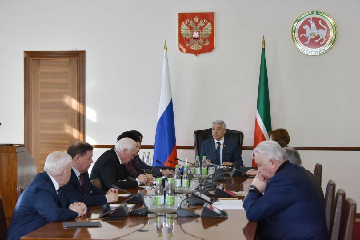 Дәүләт Советы эшләмәүче пенсионерларга социаль өстәмә түләү закон проектын хуплады 