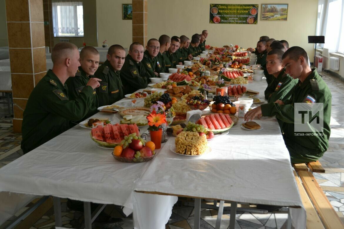 Сергей Погодин хәрби частьларда татар милли кухнясы көннәре үткәрелүен әйтте