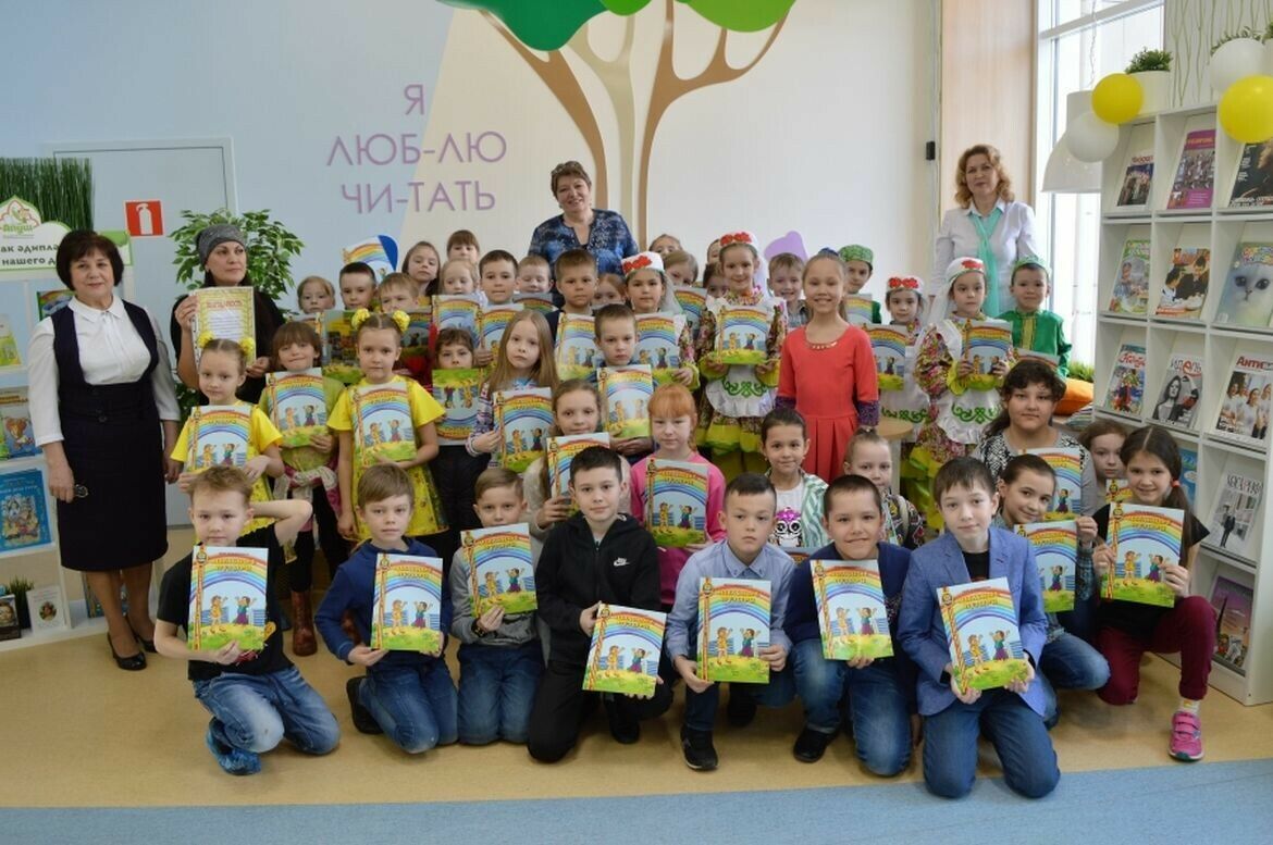 Түбән Каманың "Апуш" китапханәсендә шагыйрә Вера Хәмидуллина белән очрашу үтте