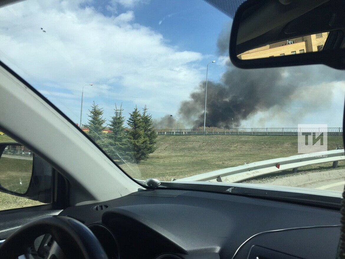 Казанда «Мегастрой» сәүдә үзәге тирәсендә чыккан янгынны видеога төшергәннәр