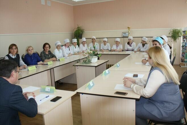 Түбән Кама медицина көллиятен тәмамлаучылар үзәк хастаханәдә эшкә урнаша алачак