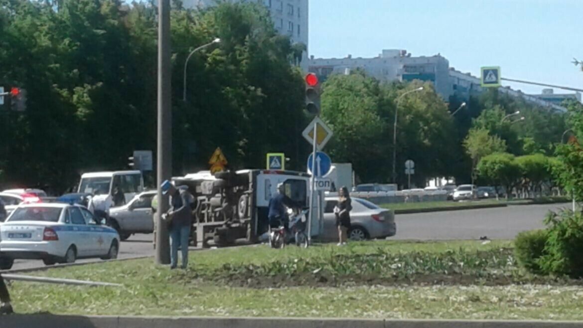 Чаллыда юл-транспорт һәлакәте нәтиҗәсендә пассажирлары булган маршрутка ауган
