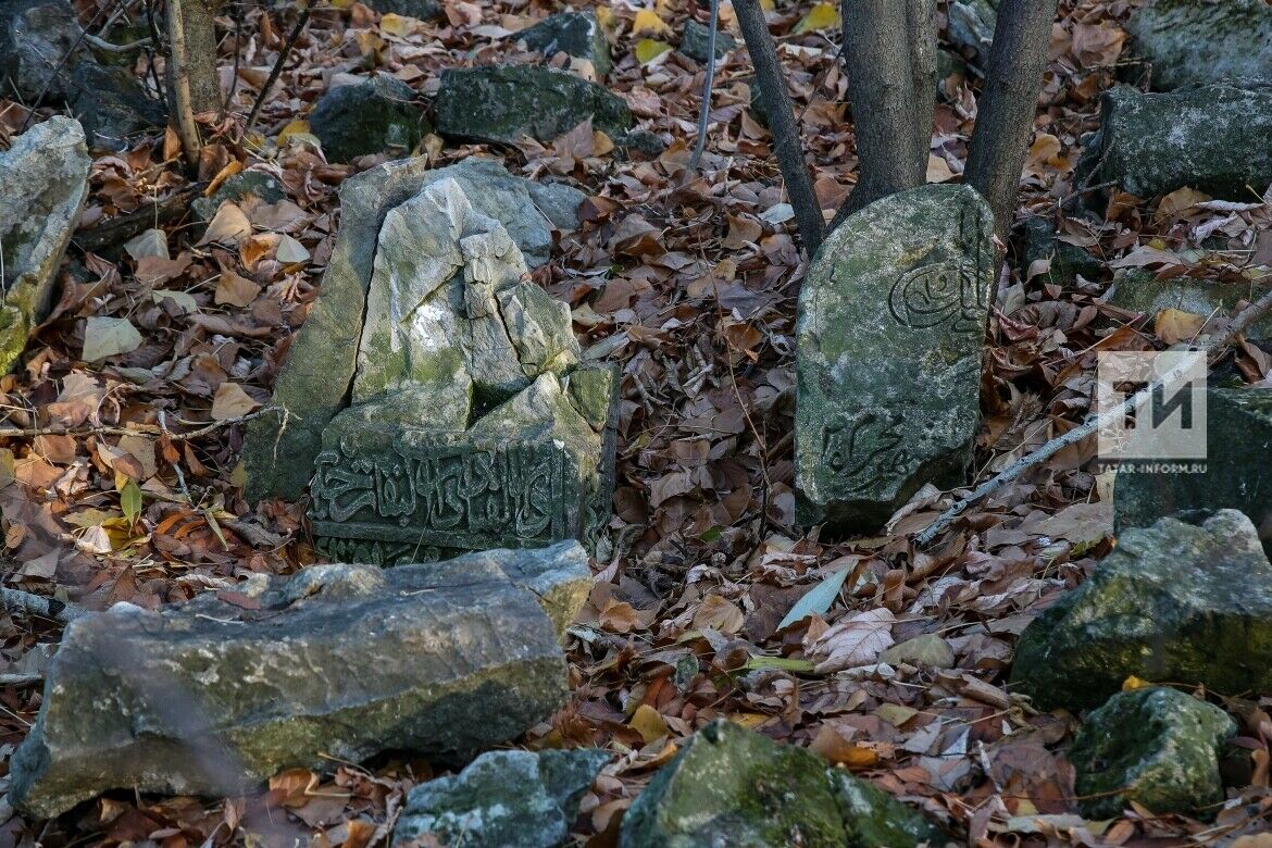 Оренбург өлкәсе имам-хатыйбы имамнарны кабер ташларын өйрәнергә өндәде