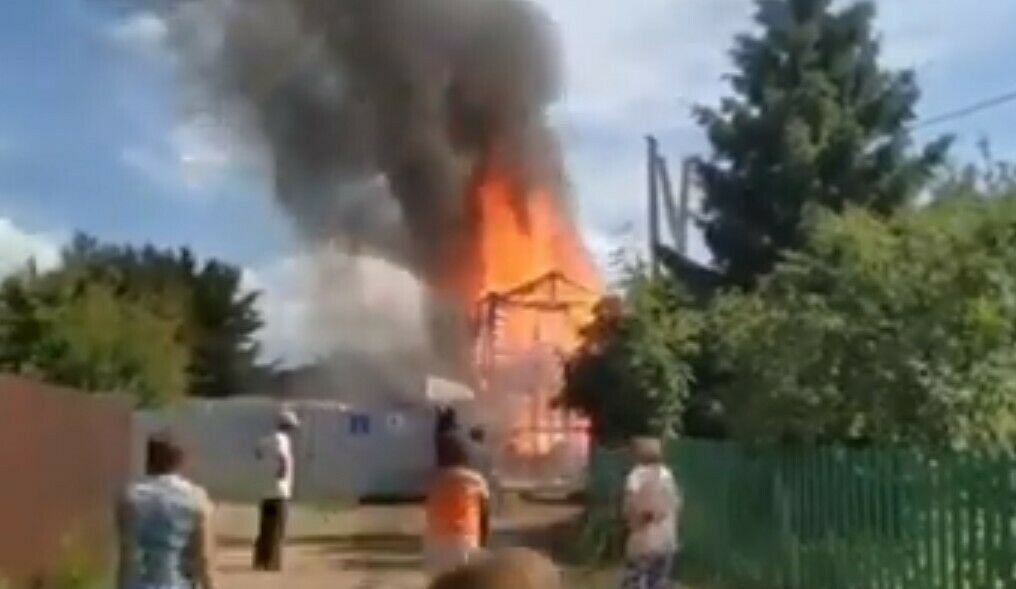 Казанның Константиновка бистәсендә йорт һәм мунча янган
