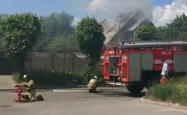 Авиатөзелеш районында бер кеше һәлак булган янгынны видеога төшергәннәр