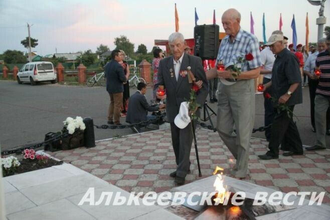 Базарлы Матакта Азат итүче солдат һәйкәле янында митинг үткәрелде