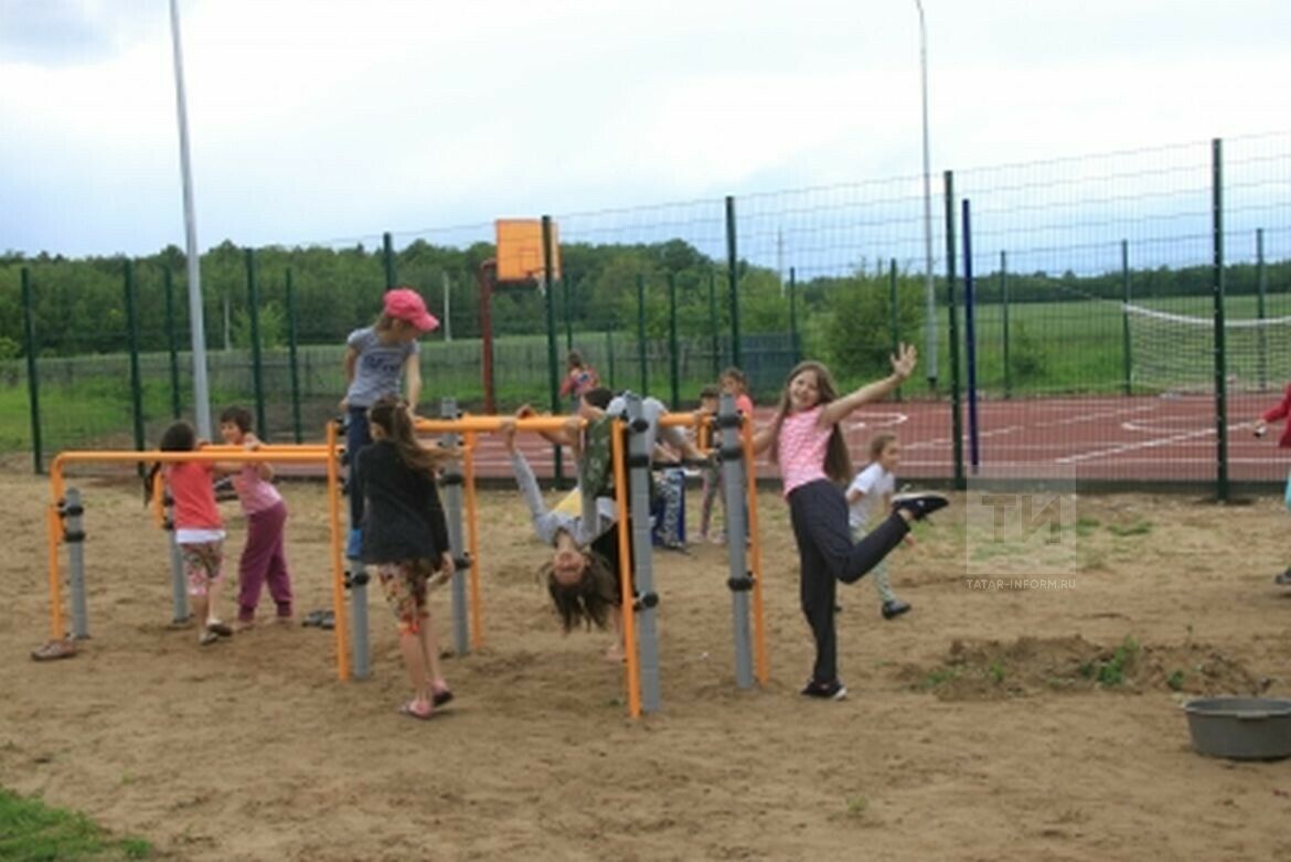 Түбән Каманың лагерында балаларга һөнәри юнәлеш бирүгә багышланган очрашу үткән