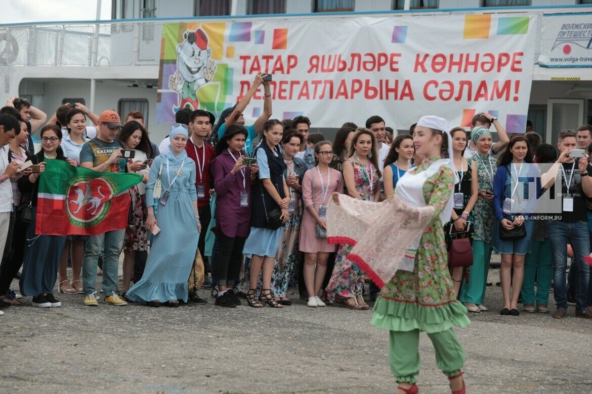 Татар яшьләре көннәренә Кырым, Алтай һәм Ханты-Мансийскидан килүчеләр арткан 