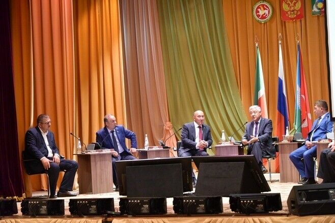 Фәрит Мөхәммәтшин Спас районы башлыгына: Синең урынга килгән кеше бәхетле була