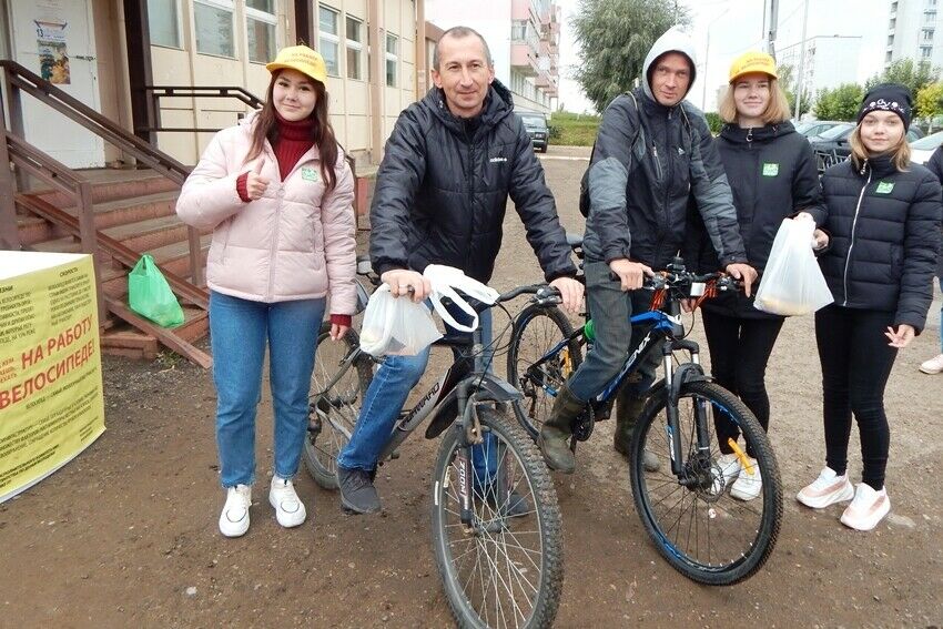 Кама Аланы бистәсендә велосипедта йөрү акциясендә өлкән буын вәкилләре катнашты