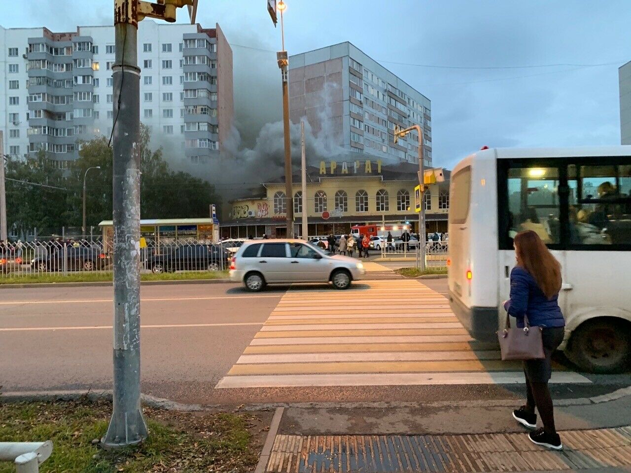 Чаллыда янгын чыккан ресторан янындагы йортларда яшәүчеләрне эвакуациялиләр
