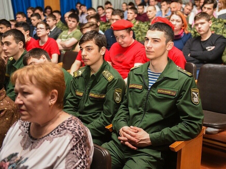 Түбән Камадан 300дән артык егет армиягә китәчәк