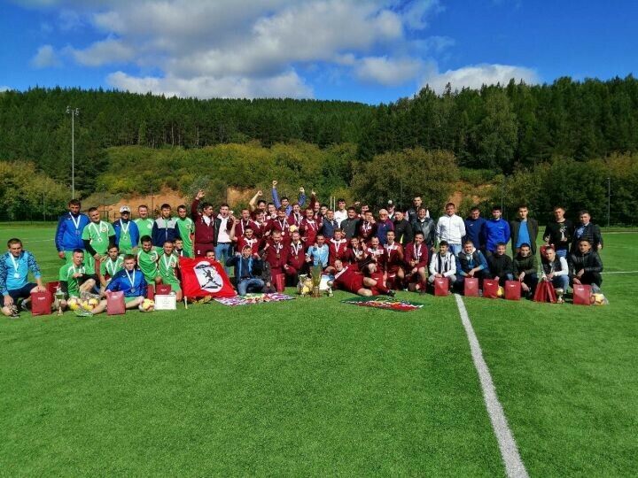 Кукмараның "Степан Разин" командасы "Мөхәммәтшин Кубогы" турнирында җиңү яулады