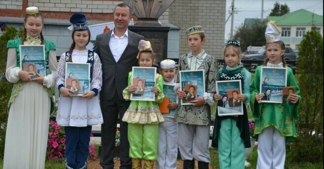 Сарманда Илһам Шакировның бюстын ачу тантанасында яңа фестивальгә йомгак ясалган