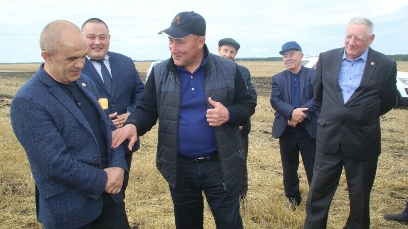 Марат Әхмәтов: Актанышта 200 мең тонна икмәк үстерергә дип эшлиләр