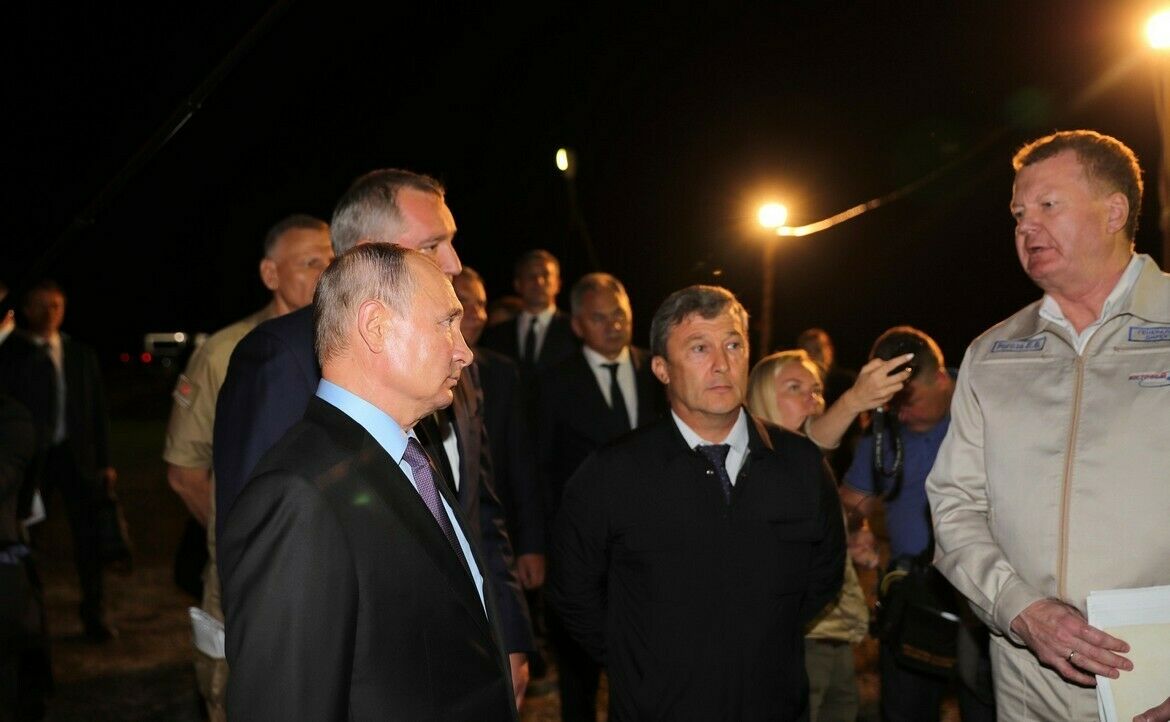 «Казан» берләшмәсе гендиректоры Путинга Көнчыгыш космодромы төзелешен күрсәтте
 