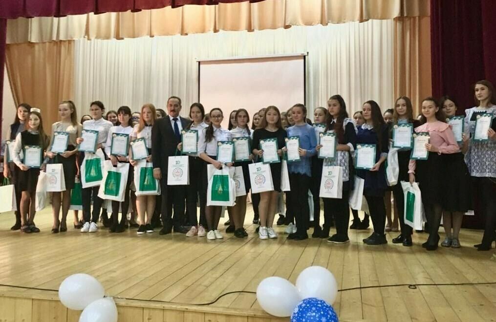 Уфада туган телләр һәм әдәбият буенча республика олимпиадасы җиңүчеләре  бүләкләнде