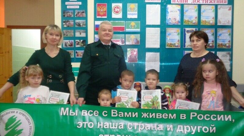 Мамадыш мәктәбе укучылары өчен эко-стилендә Яңа ел бәйрәме үткәрелгән