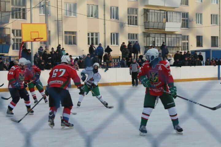 Лениногорскида хоккей матчында җиңүче ачыкланды