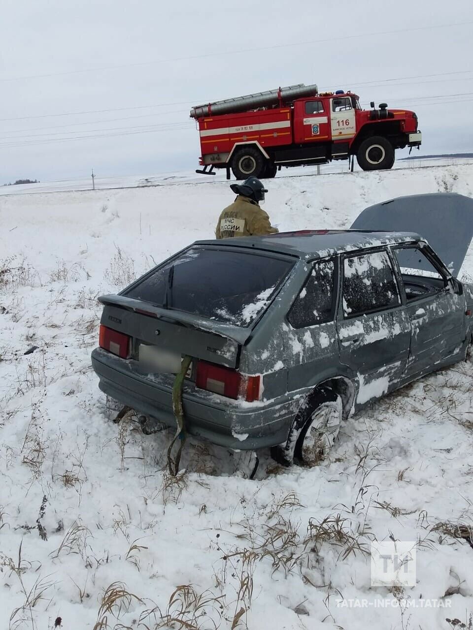 Татарстанда җиңел машина трассадан читкә төшкән: йөртүче хастаханәдә