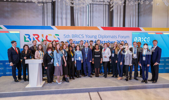 БРИКС илләре яшь белгечләре Казанда дипломатиядәге инновацияләр хакында фикер алыша