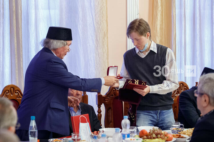 Рәшит Әхмәтовка вафатыннан соң «Роза мира» Халыкара алтын медале тапшырылды