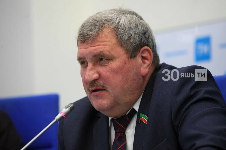 Ркаил Зәйдулла әдәби конкурслар язучының матди хәлен яхшыртуы турында әйтте