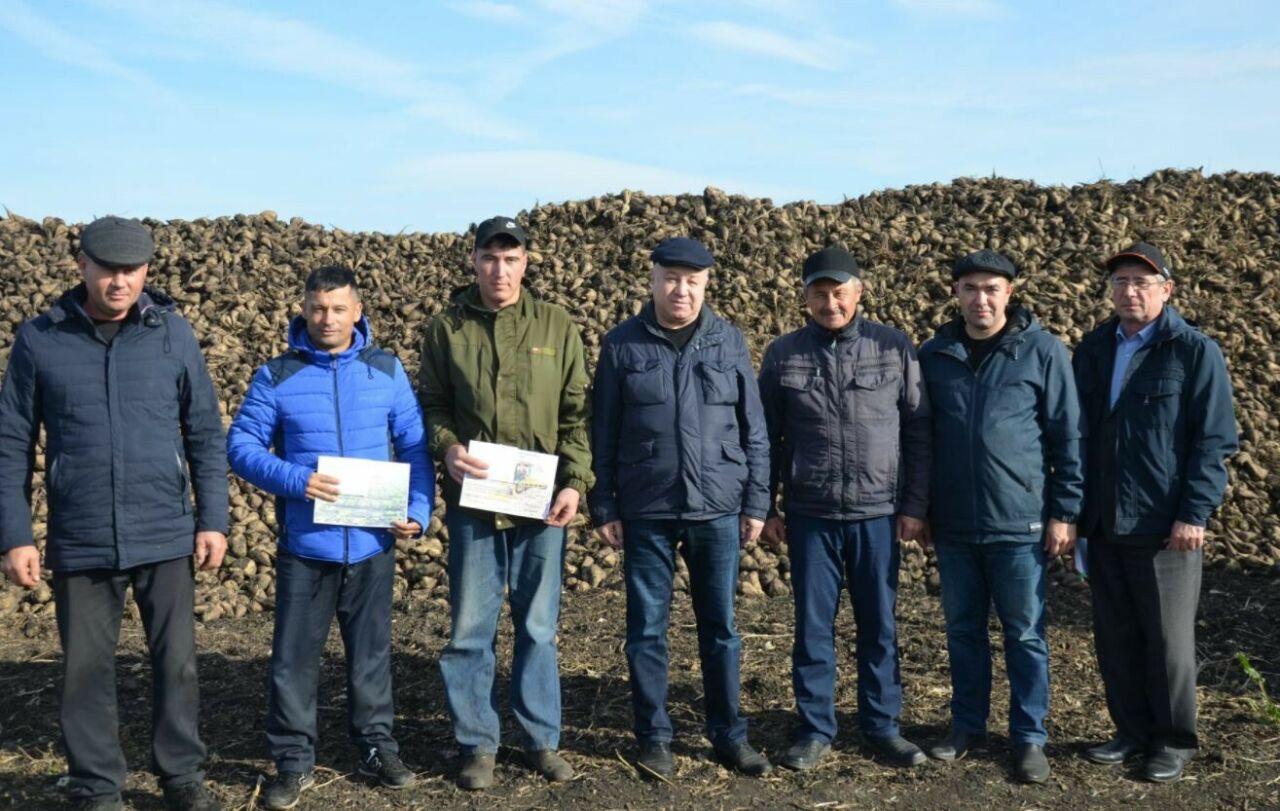 Сарманда алдынгы чөгендерчеләрне бүләкләделәр