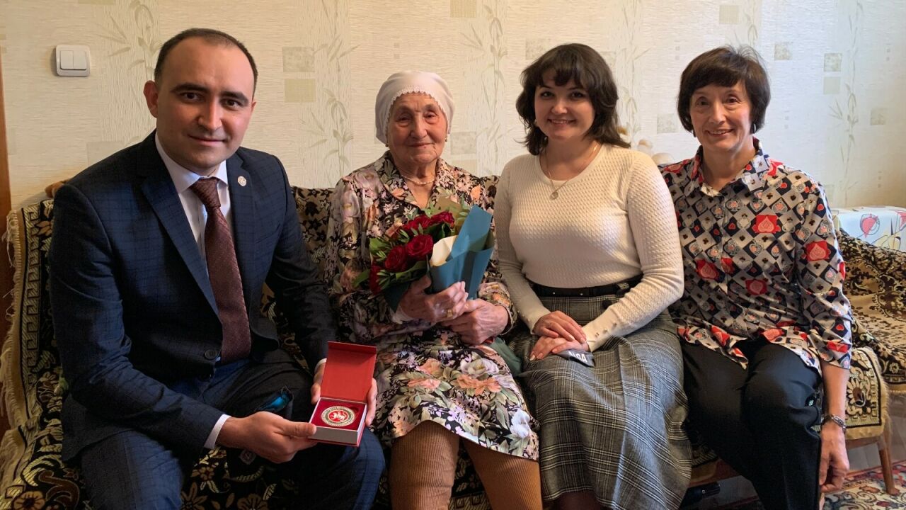 Мәскәүдә яшәүче Сабира Галимованы 100 яшьлек юбилее белән котладылар