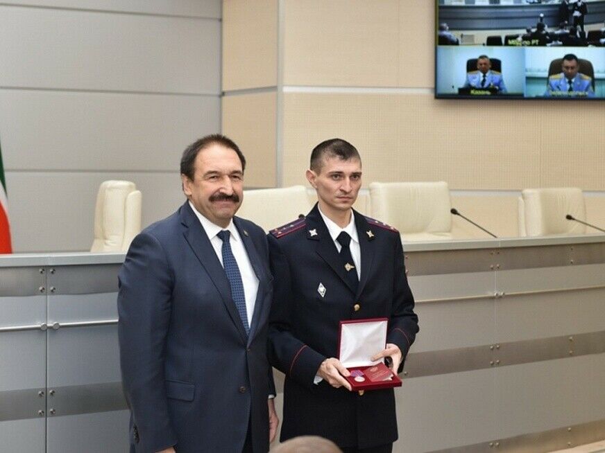 Түбән Кама полиция капитанына дәүләт бүләге бирелде