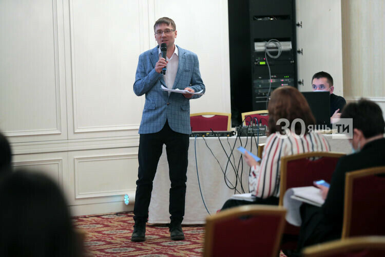 Рәмис Латыйповның татар газеталарына  киңәше: Җирле геройларга өстенлек бирергә кирәк