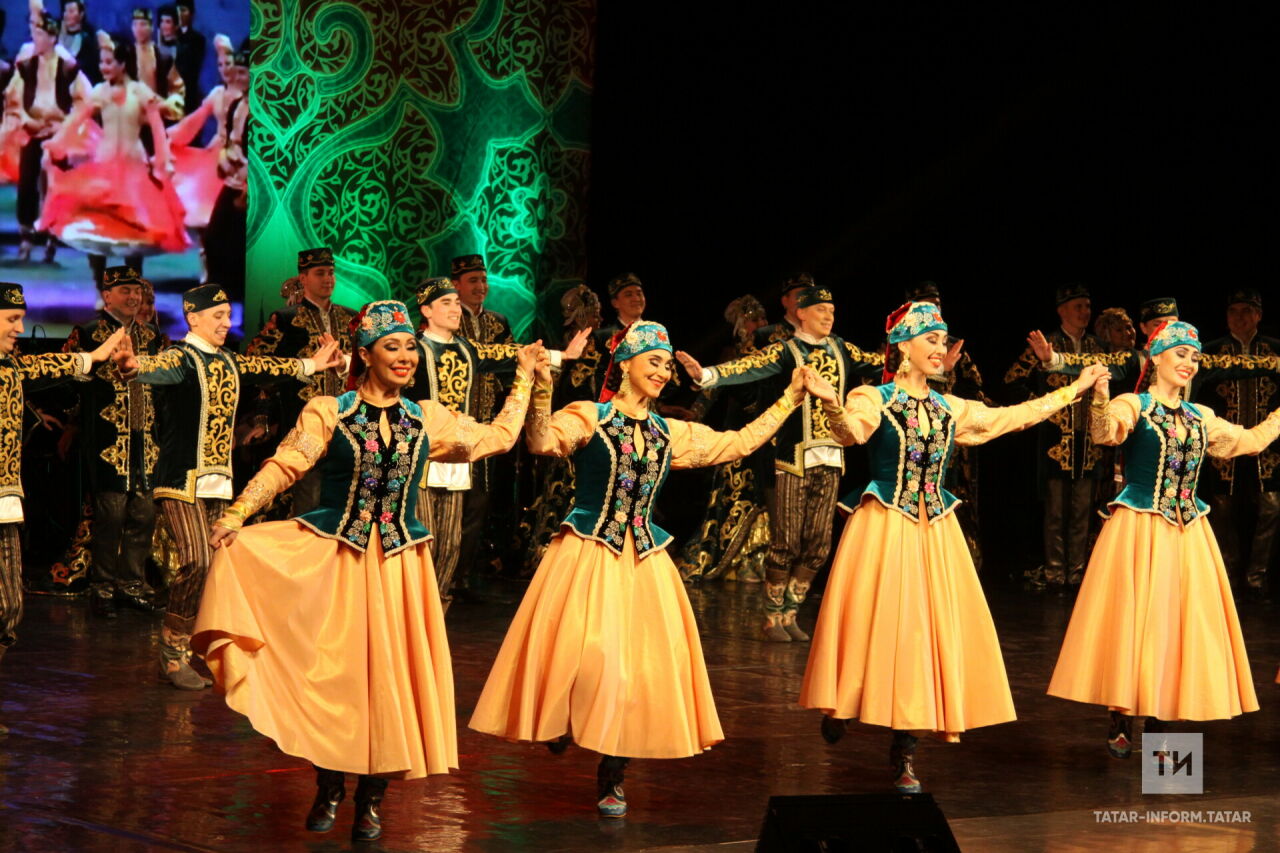 Татарстан дәүләт җыр һәм бию ансамбле Мәскәүдә «Туй» хореографик спектаклен күрсәтә