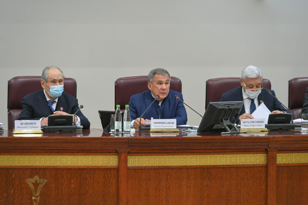 Рөстәм Миңнеханов Туган телләр елын уздыру буенча төп бурычларны билгеләде