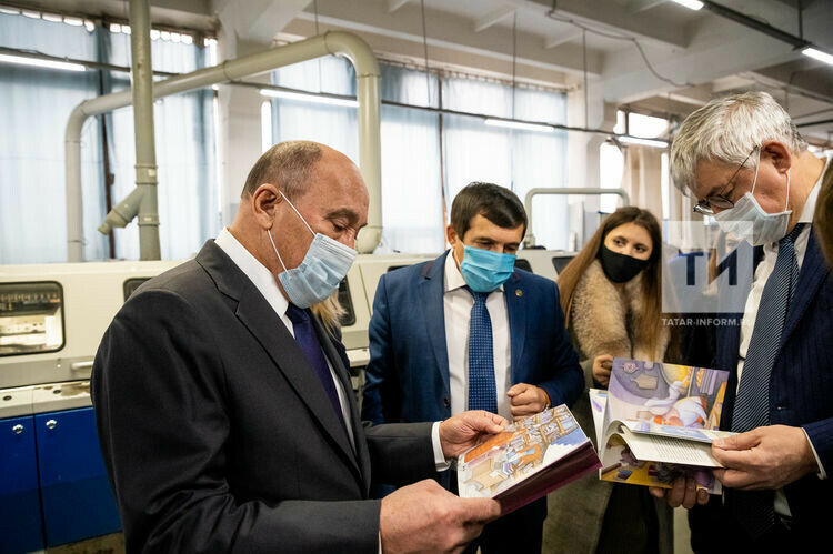 Марат Әхмәтов «Татмедиа»да: Бу тармак белән танышу бик күп мәгълүмат бирде