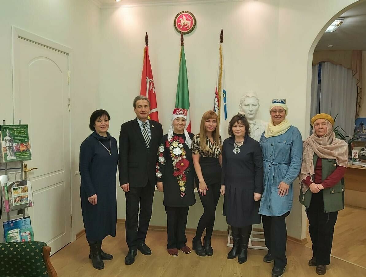 Санкт-Петербургта мастер-класста милли чигү үрнәкләрен өйрәткәннәр