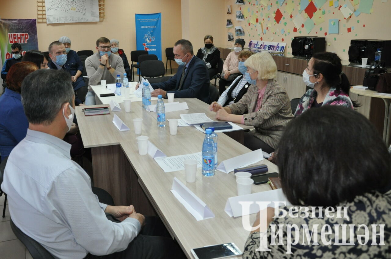 Чирмешәндә физик мөмкинлекләре чикле балаларны укыту турында сөйләштеләр