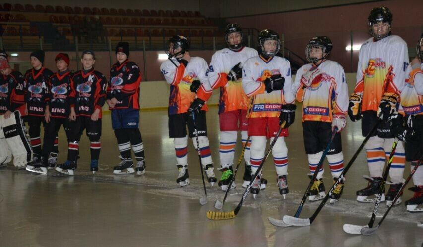 Әгерҗедә «Водоканал» ширкәте призына хоккей турниры ТАССРның 100 еллыгына багышланды