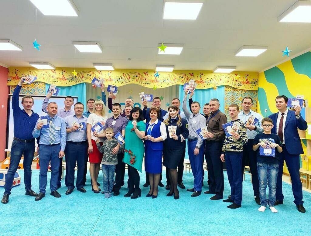 Әлмәттә әтиләр юл кагыйдәләре буенча ярышты