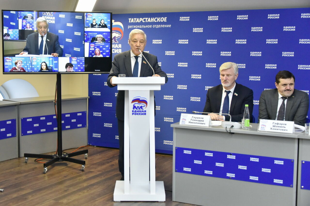 Мөхәммәтшин Конституциягә үзгәрешләр керткәндә Путин идеяләрен хупларга тәкъдим итте