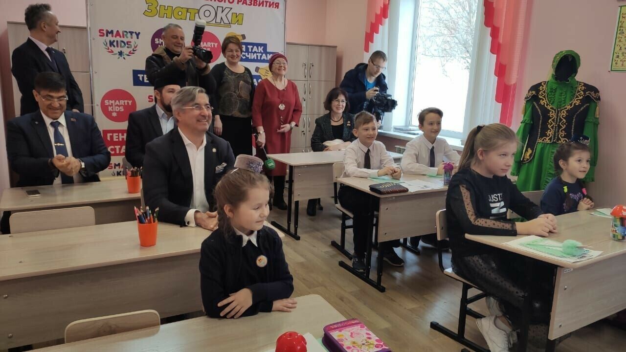 Прокопьевск шәһәрендә татар балалары туган телен өйрәнә