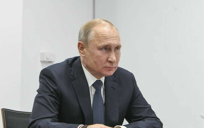 Владимир Путин киләсе атнада бөтен Россиядә ял көннәре игълан итте